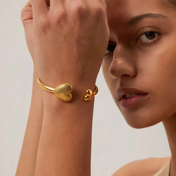 Gold_Heart_Duo_Bracelets_For_Women